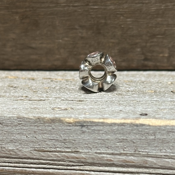 BFS🖤Pandora great shape Oval Lights pink crystal s925 ale sterling silver charm - Picture 2 of 2